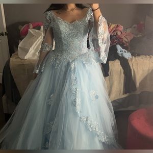 Selling my Quinceñera dress.